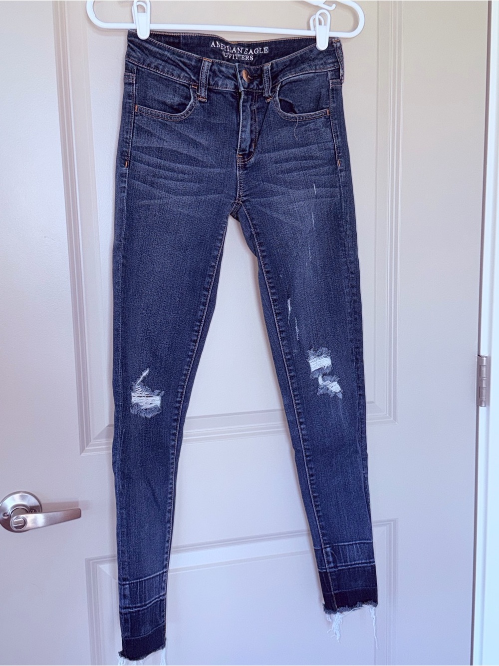 American Eagle Outfitters Size 2 Women's Dark Blue Ripped Jegging Jeans